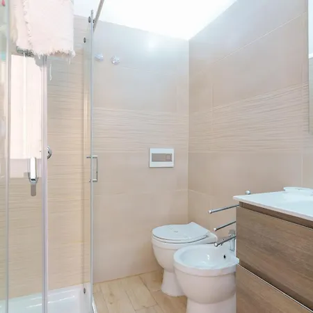 Eliterooms Bed & Breakfast 4*